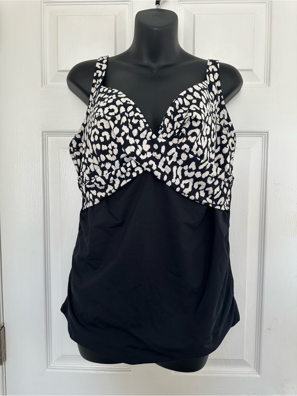 Lands' End Black and White Animal-Print Tankini Top